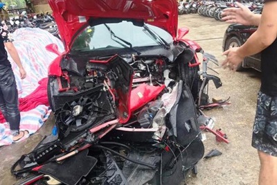 Siêu xe của ca sĩ Tuấn Hưng gặp nạn trên cao tốc Nội Bài - Lào Cai