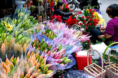 Hà Nội: Thị trường hoa tươi trước ngày 8/3 ít biến động giá