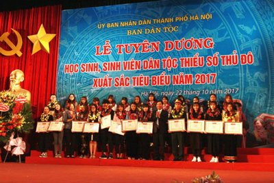 Hà Nội tuyên dương 141 học sinh, sinh viên dân tộc thiểu số xuất sắc tiêu biểu năm 2017