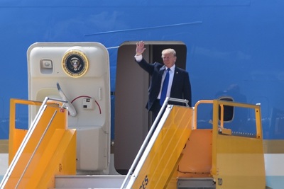 Chuyên cơ Air Force One của Tổng thống Mỹ Donald Trump hạ cánh ở Đà Nẵng