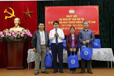Chủ tịch Nguyễn Đức Chung dự Ngày hội Đại đoàn kết toàn dân tộc tại phường Trung Liệt