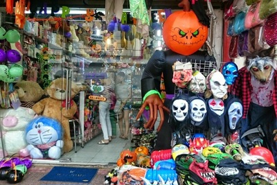 Sôi động thị trường đồ chơi Halloween
