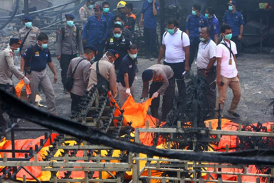 Nổ nhà máy pháo hoa ở Indonesia làm ít nhất 30 người chết