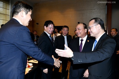 Thủ tướng Nguyễn Xuân Phúc tọa đàm với các tập đoàn hàng đầu Trung Quốc