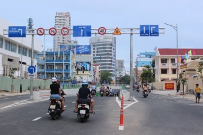 Đà Nẵng cấm ô tô rẽ phải từ cầu Sông Hàn xuống đường Bạch Đằng