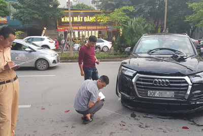 Hà Nội: Tài xế xe sang bất cẩn gây tai nạn liên hoàn
