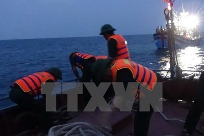 Cứu thuyền viên bị tai nạn nguy kịch khi làm việc trên biển