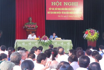Lãnh đạo huyện Phú Xuyên đối thoại để làm rõ nhiều vấn đề dân sinh