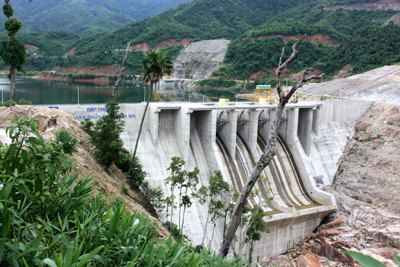 Hệ lụy lớn từ phát triển thủy điện ở Nghệ An - Bài 1: Khốn khó đeo bám người dân