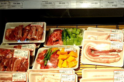 Sản lượng chăn nuôi không giảm, tại sao thịt lợn tăng chóng mặt? - Bài 2: Những khâu “móc túi” của người tiêu dùng