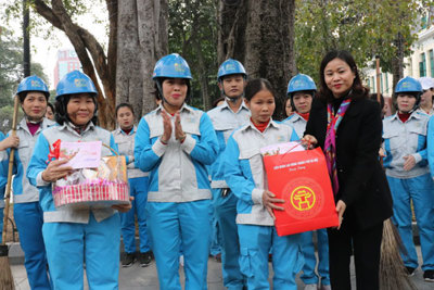 Thiết thực chăm lo vật chất, động viên tinh thần cho công nhân