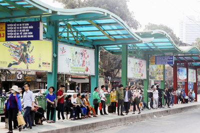 Hệ thống điểm dừng, nhà chờ xe buýt của Hà Nội: Đánh thức nguồn lực còn “ngủ say”