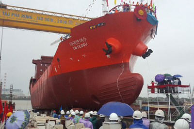 Công ty đóng tàu Phà Rừng, Hải Phòng: Hạ thủy và đấu đà tàu chở dầu/hóa chất trọng tải 6.500 tấn