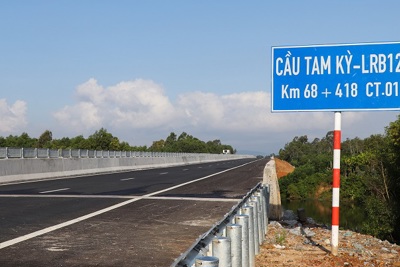 Thêm cầu trên cao tốc Đà Nẵng - Quảng Ngãi “có vấn đề”
