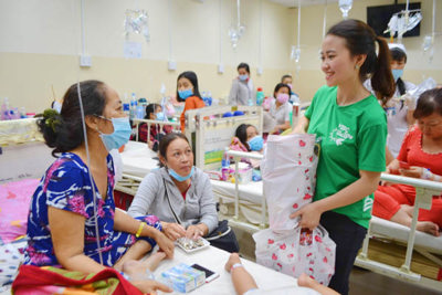 Vinamilk đồng hành cùng SSEAYP Việt Nam 45 mang niềm vui đến cho bệnh nhân và trẻ em