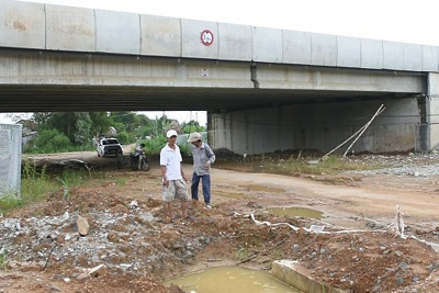 Cao tốc Đà Nẵng - Quảng Ngãi: Sau mặt đường hỏng lại đến cầu thấm dột
