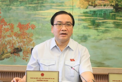 Trưởng đoàn ĐB Quốc hội TP Hà Nội Hoàng Trung Hải góp ý cho Dự Luật Kiến trúc