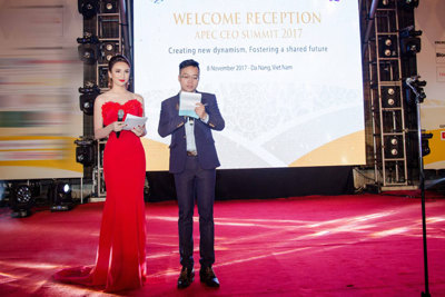 Hoa hậu Ngọc Diễm rực rỡ làm MC tại APEC