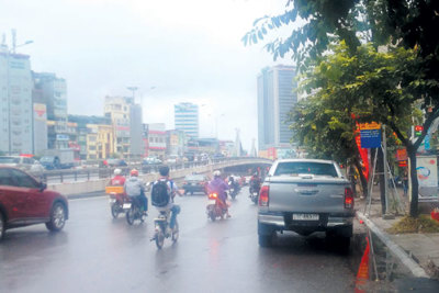 Điểm nóng giao thông: “Nhờn luật” trên đường Nguyễn Trãi