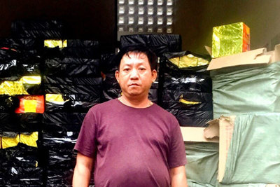 Nghệ An: Bắt giữ container vận chuyển 500kg pháo đi tiêu thụ
