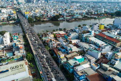 Đầu tư chủ yếu bằng vốn vay thì nên bán ngay