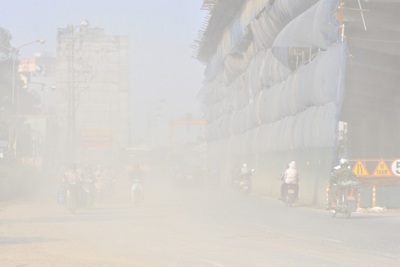 Nồng độ bụi PM2.5 vượt giới hạn khiến chất lượng không khí tại Minh Khai liên tiếp kém