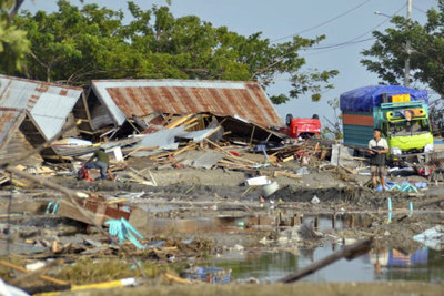 Gần 400 người thiệt mạng sau thảm họa kép động đất - sóng thần tại Indonesia