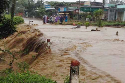 Gần 30 người thiệt mạng trong hai ngày mưa lũ hoành hành