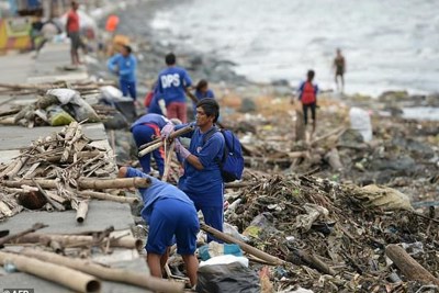 Bão Yutu giật cấp 12 tiến vào Biển Đông sau khi tàn phá Philippines