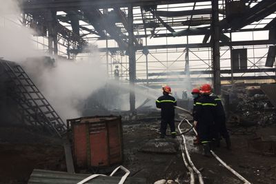 Hà Nội: Nổ lò hơi thổi bay nóc nhà xưởng tại cụm công nghiệp ở Thường Tín