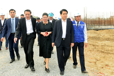 Chủ tịch Nguyễn Đức Chung kiểm tra tiến độ dự án Nhà máy nước mặt sông Đuống