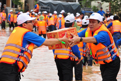 Hà Nội hỗ trợ hơn 1 tỷ đồng cho tỉnh Khánh Hòa và các nạn nhân bị bão lụt