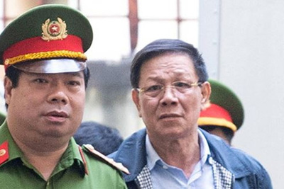 Cựu Trung tướng công an Phan Văn Vĩnh bất ngờ phải rời phòng xét xử