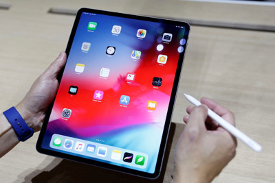 Apple ra mắt iPad Pro mỏng nhẹ giá từ 799 USD