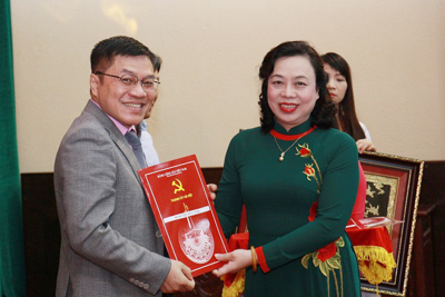 Hà Nội công bố quyết định chuyển giao, tiếp nhận 6 tổ chức đảng
