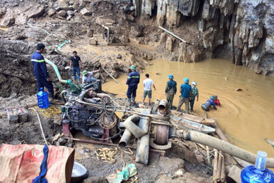 Ngày thứ 4 vụ sập hầm vàng ở Hòa Bình: 200 người chạy đua giải cứu 2 nạn nhân