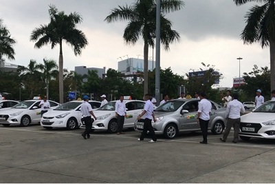 Đà Nẵng: Đề nghị điều tra vụ tài xế taxi đình công phản đối Grab “chui”
