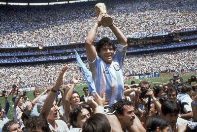 5 bàn thắng đẹp để đời trong sự nghiệp của Diego Maradona