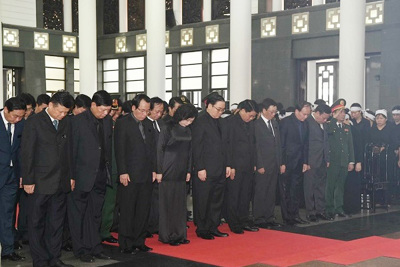 Đoàn đại biểu thành phố Hà Nội viếng Chủ tịch nước Trần Đại Quang