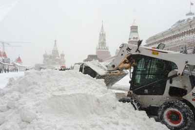 Giao thông Moscow tê liệt vì tuyết rơi kỷ lục