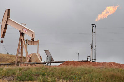 Giá dầu giảm mạnh do căng thẳng tại Ả Rập Saudi hạ nhiệt