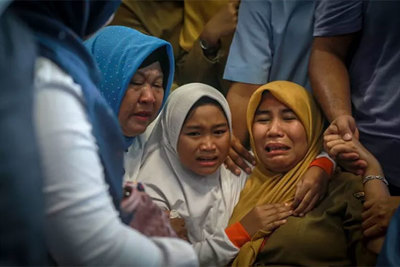 [Ảnh] Indonesia tuyệt vọng tìm người sống sót trong tai nạn máy bay Lion Air