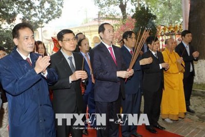 Chủ tịch nước Trần Đại Quang dâng hương khai xuân Mậu Tuất 2018