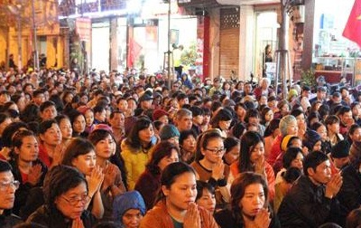 Cấm một làn đường phục vụ người dân dự lễ cầu an tại chùa Phúc Khánh
