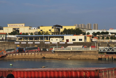Quảng Ninh: Hàng trăm phương tiện chở hàng hóa vẫn ách tắc ở cửa khẩu Móng Cái