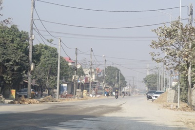 Vụ hàng cột điện giữa tỉnh lộ 428 đi qua xã Minh Đức, huyện Ứng Hòa: Các đơn vị tập trung di chuyển vào vị trí quy hoạch