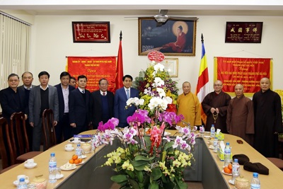 Chủ tịch Nguyễn Đức Chung thăm và chúc Tết các cơ sở tôn giáo và đơn vị tại Hà Nội