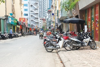 [Điểm nóng giao thông] Buông lỏng quản lý trật tự đô thị trên phố Nguyễn Văn Tuyết