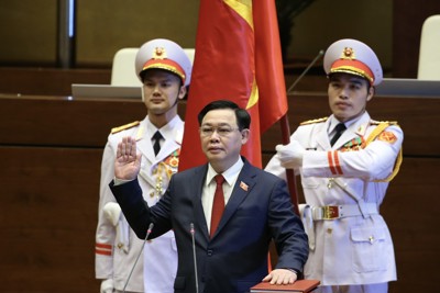 Tân chủ tịch Quốc hội Vương Đình Huệ tuyên thệ nhậm chức