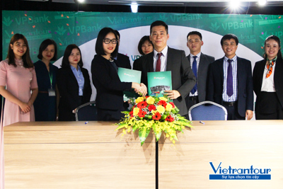 Vietrantour ký kết hợp tác với ngân hàng VPBank hoàn tiền cho khách đặt tour